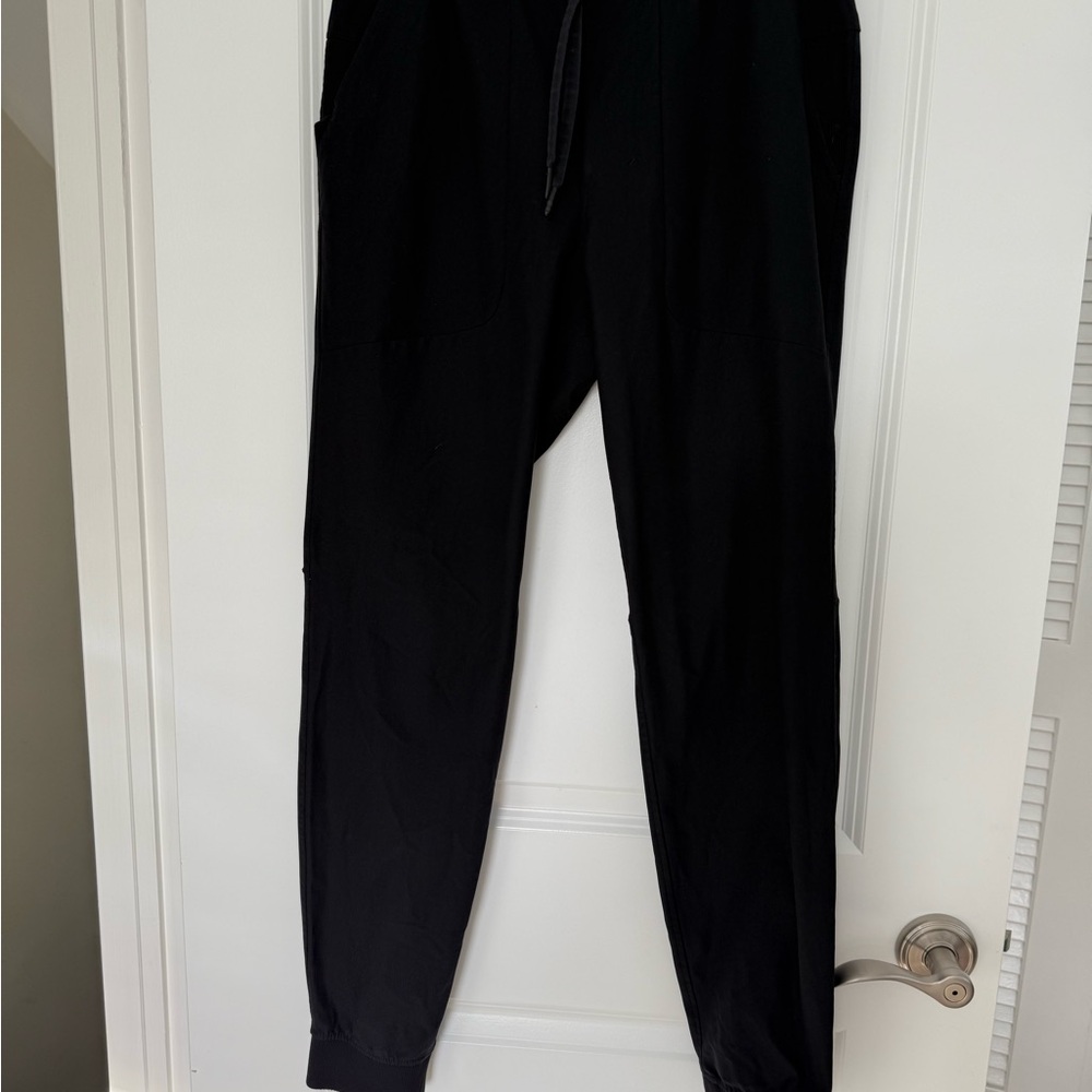 Lululemon Men’s Black Tapered Jogger/Sweatpants - Size Small